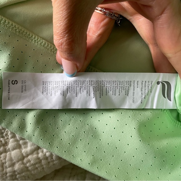 Fabletics Green Women's Crop Top with Colorblock Sleeves. Size Small. - Picture 6 of 7